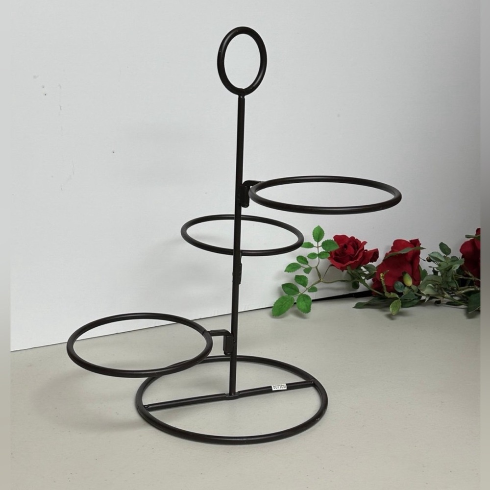 Home interiors and gifts-Celebrating Home Retired
Triple metal Stand for bowls